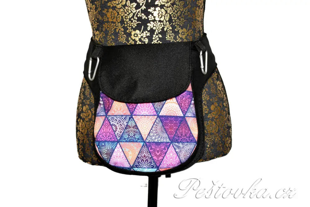 Peštovka ledvinka POSETO *barevné trojúhelníky*