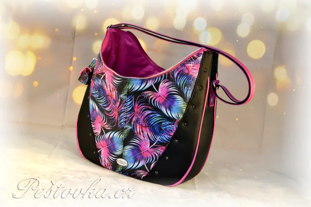 Peštovka - kabelka Karola *černo-růžová s listy*