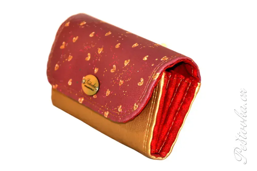 Peštovka Dámská elegantní peněženka *bordovo-zlatá*