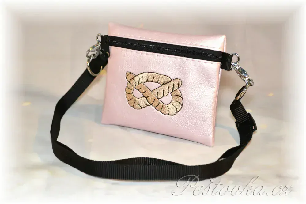 Peštovka Výstavní pamlskovník *uzel staffbull - sv.růžový*