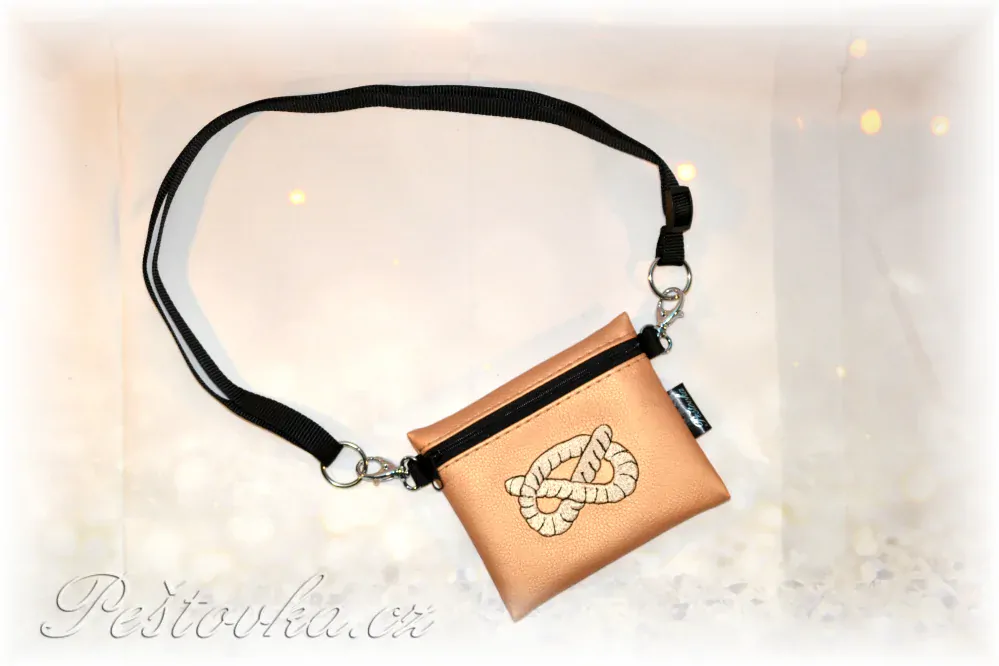 Peštovka Výstavní pamlskovník *uzel staffbull - měděný*