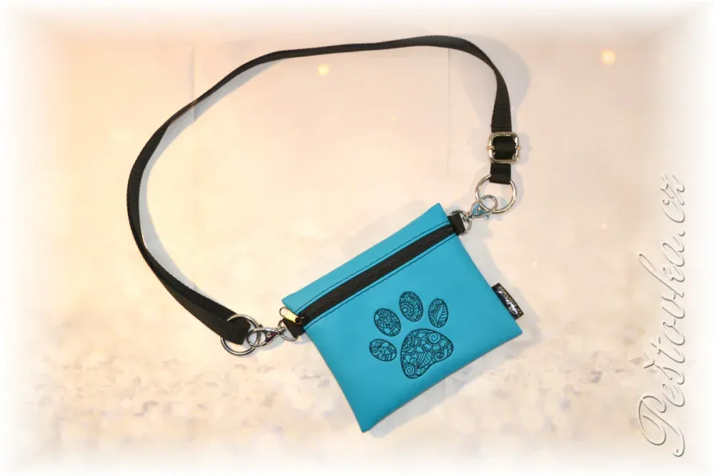 Peštovka Výstavní pamlskovník *tlapka - sv.modrý*