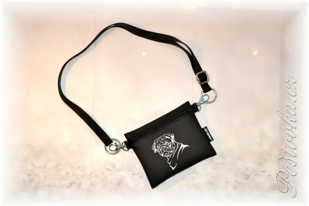 Peštovka Výstavní pamlskovník *MOPS černý*