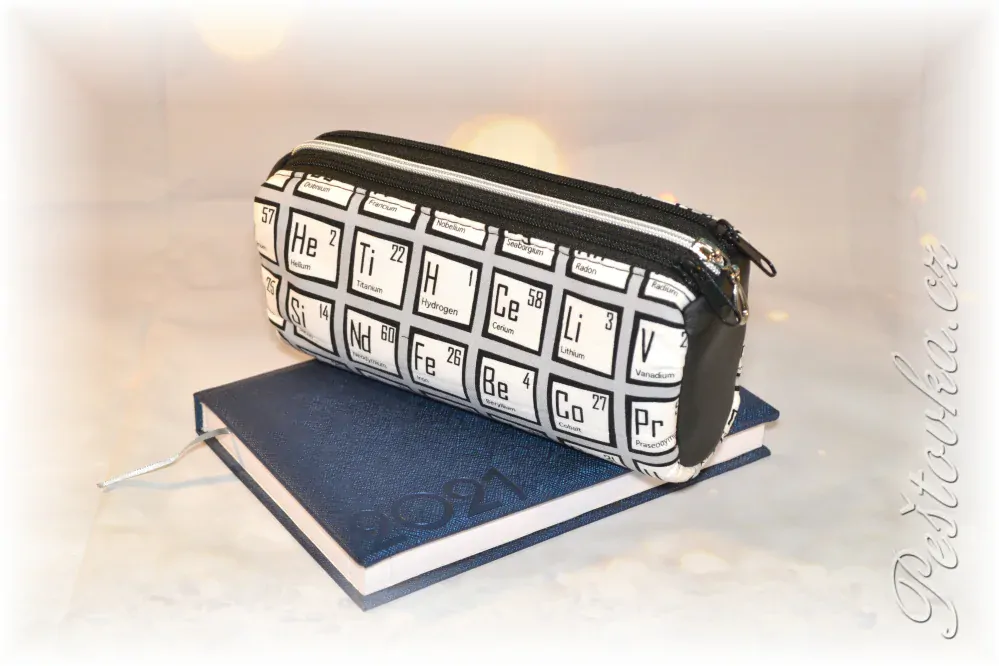 Peštovka - tříkomorový penál *chemická tabulka*