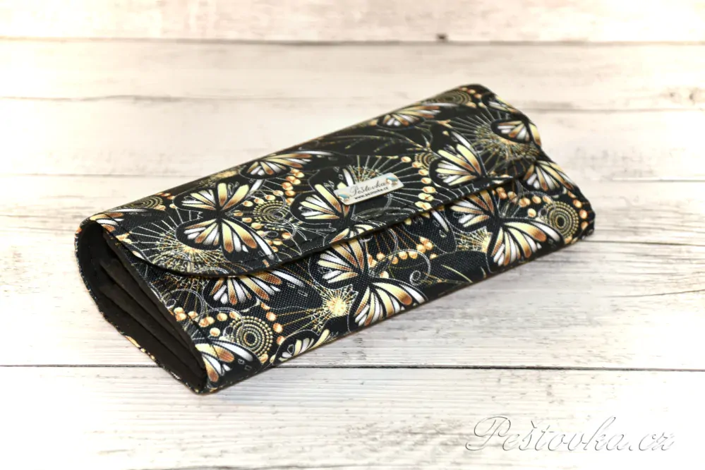 Peštovka Dámská elegantní peněženka