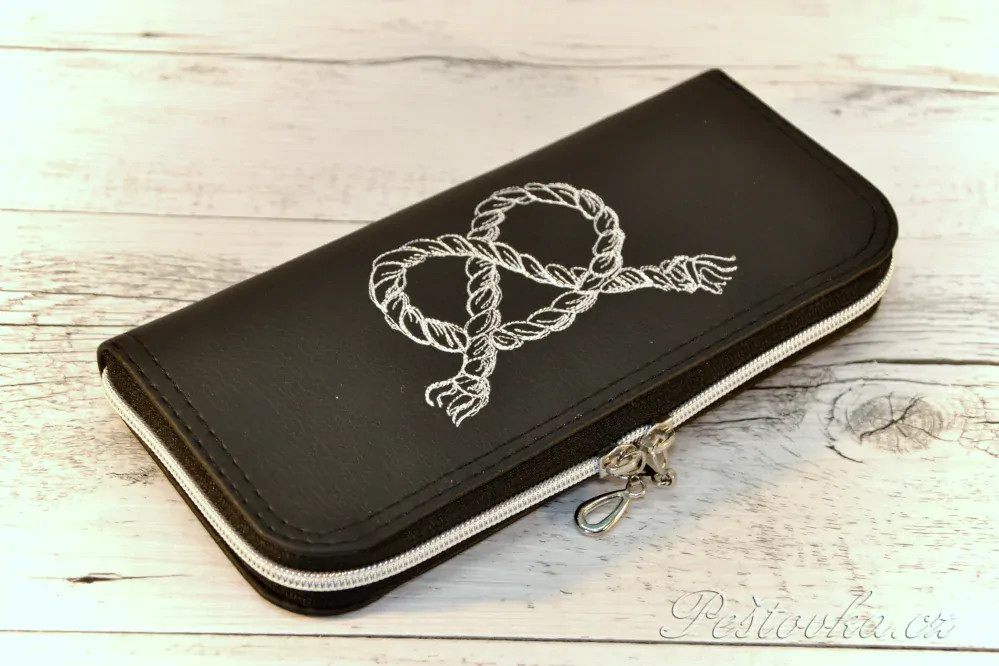 Peštovka Zipová peněženka *černá s provázkem*