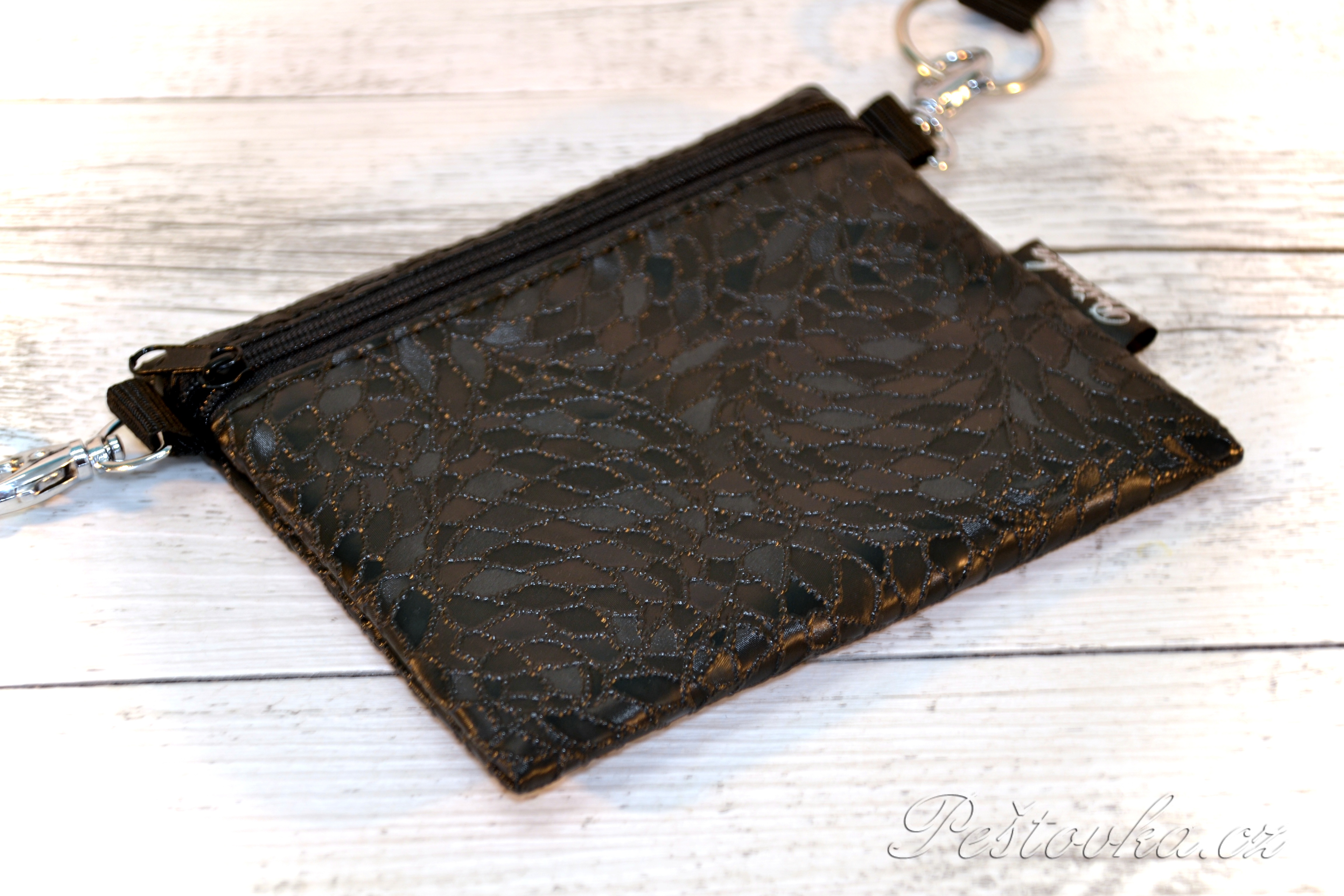 Peštovka Výstavní pamlskovník *černé lístečky*