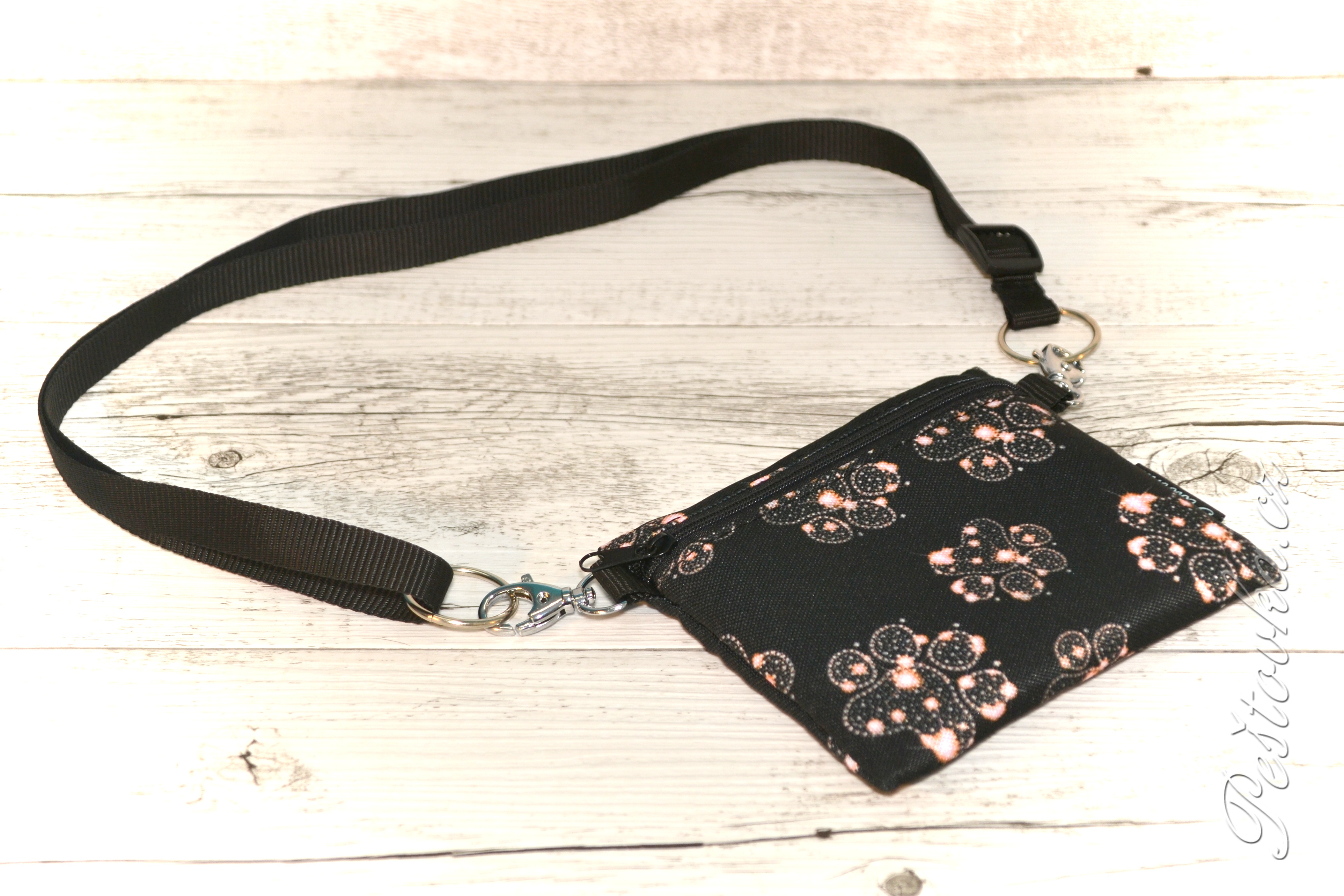 Peštovka Výstavní pamlskovník *tlapky diamantové růžové*