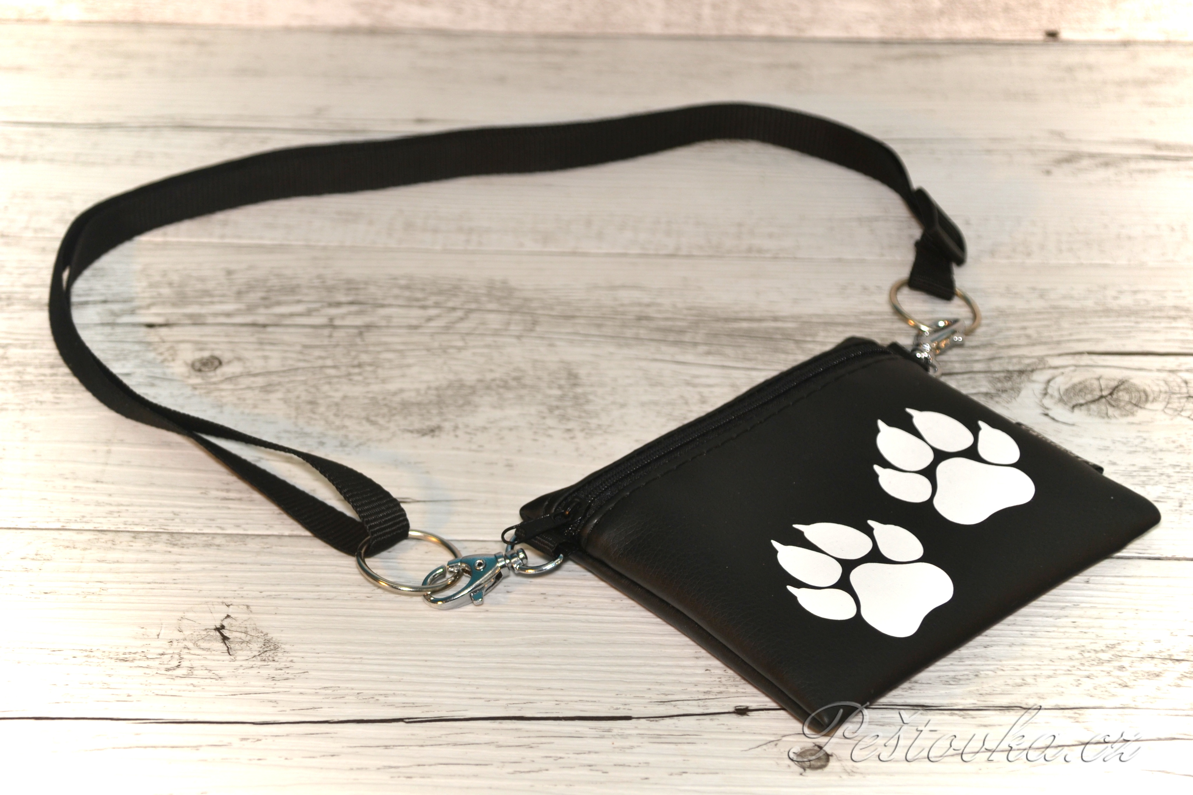 Peštovka Výstavní pamlskovník *s bílými tlapkami*