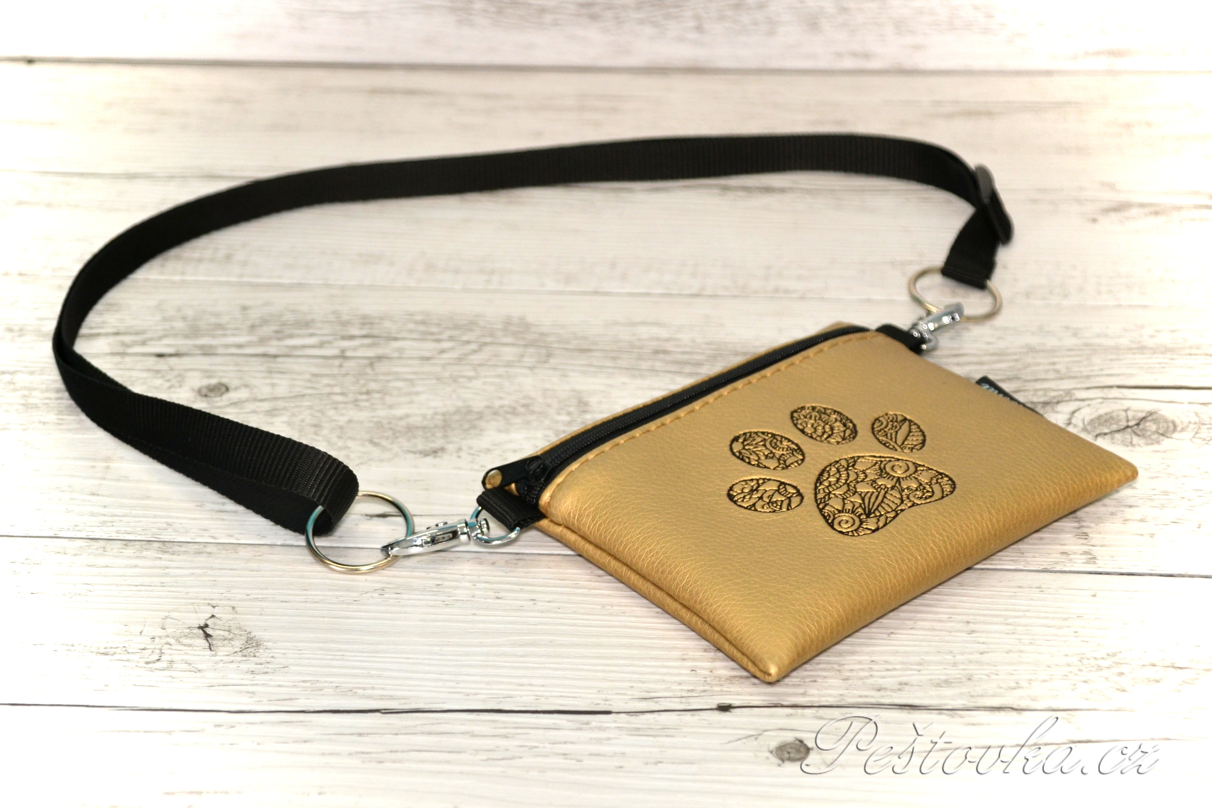 Peštovka Výstavní pamlskovník *tlapka na zlaté*