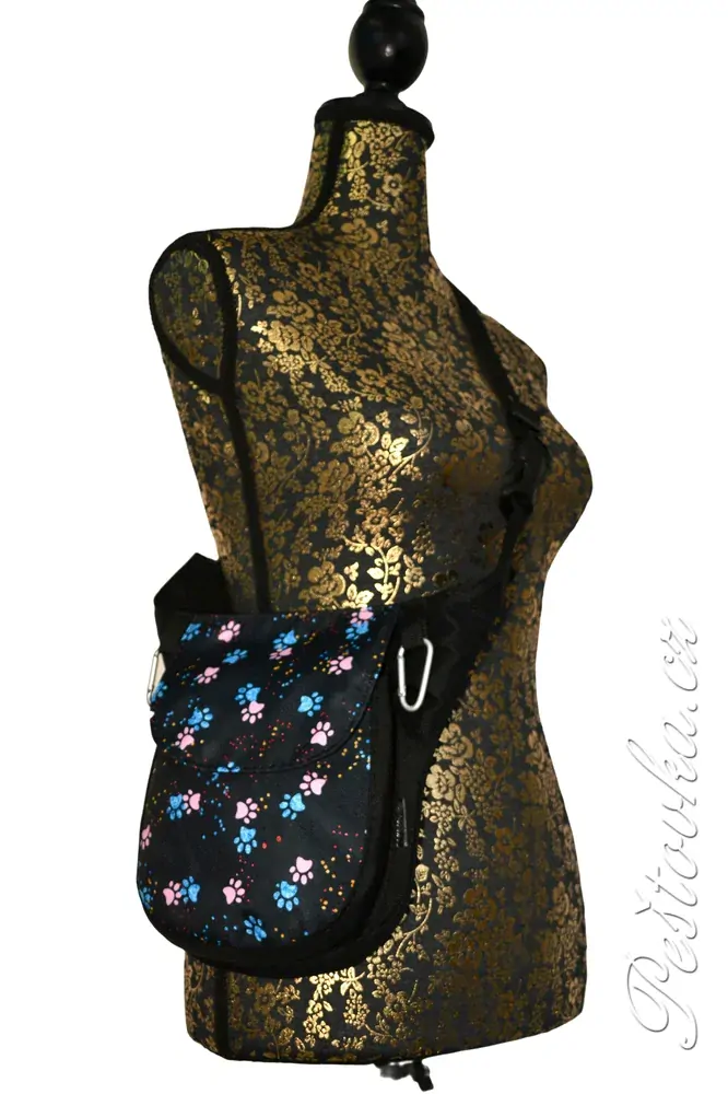 Peštovka ledvinka POSETO *modro-růžové tlapky*