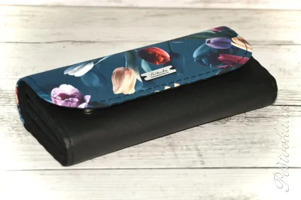 Peštovka Dámská elegantní peněženka *TULIPÁNY*