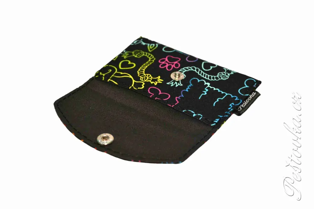 Peštovka - kapsička na karty *barevní pejsci*