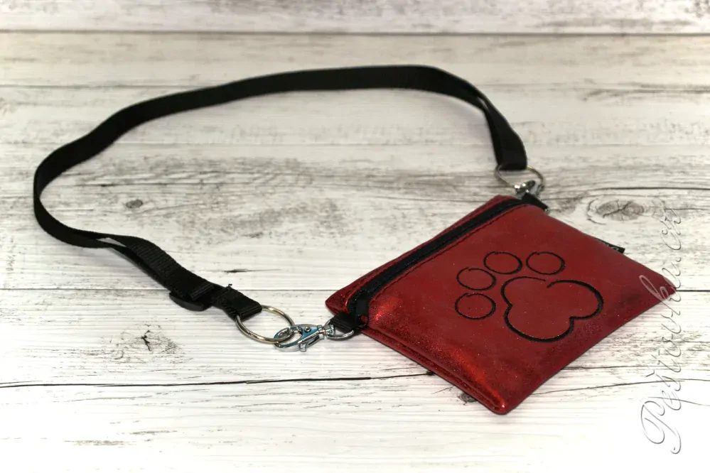 Peštovka Výstavní pamlskovník *PAW* - červený metalický