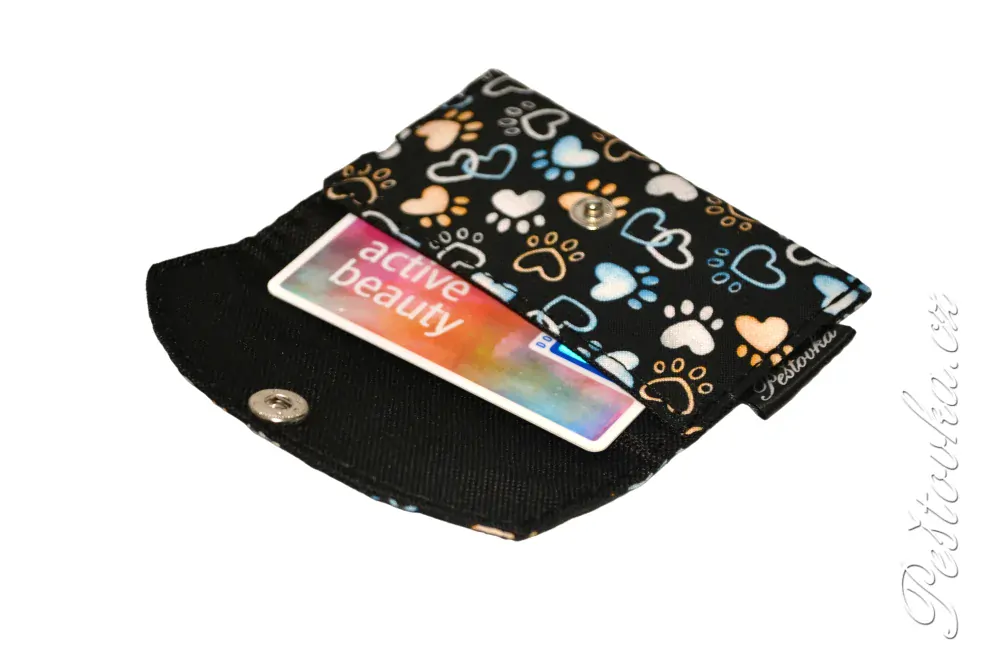 Peštovka - kapsička na karty *Paws/tlapičky se srdíčky* 