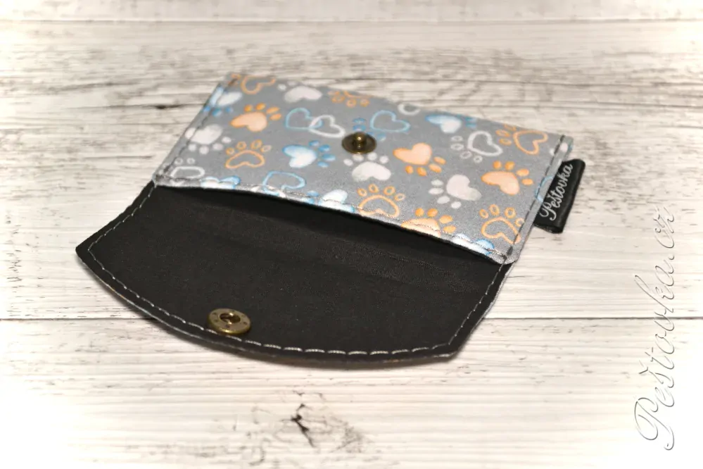 Peštovka - kapsička na karty *Paws šedé* 