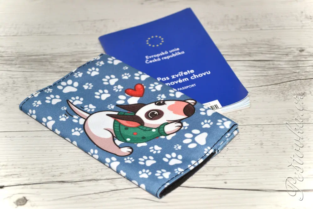 Peštovka Obal na očkovací průkaz *Bulík* modré tlapky