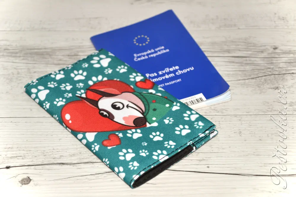 Peštovka Obal na očkovací průkaz *Bulík* zelenkavé tlapky