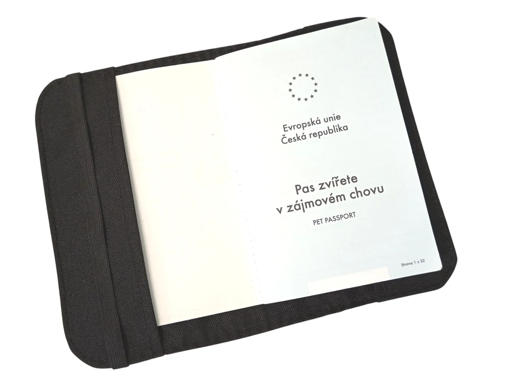 Peštovka Koženkový obal na očkovací průkaz *STAFFBULL UZEL 2025*