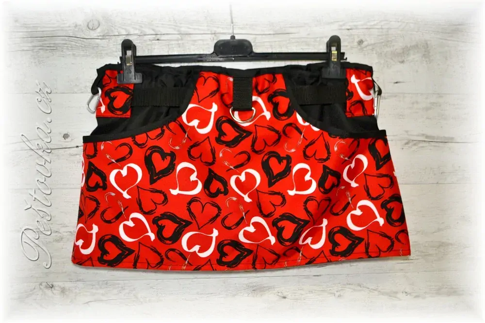 Peštovka Výcviková sukně *červená se srdíčky*