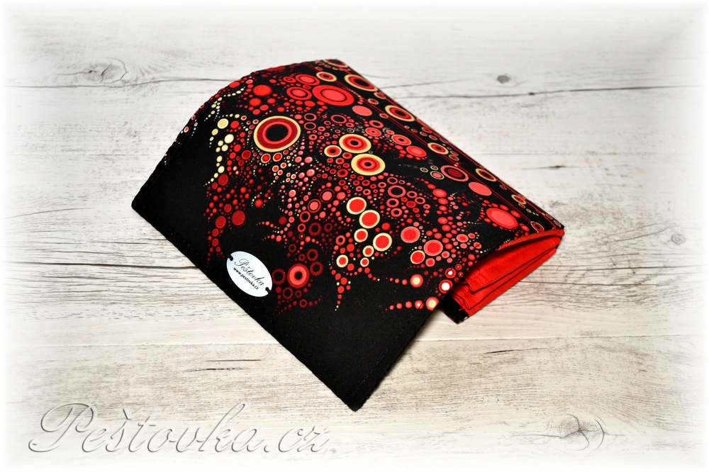 Peštovka Dámská peněženka ručně šitá *červeno-černé bublinky*
