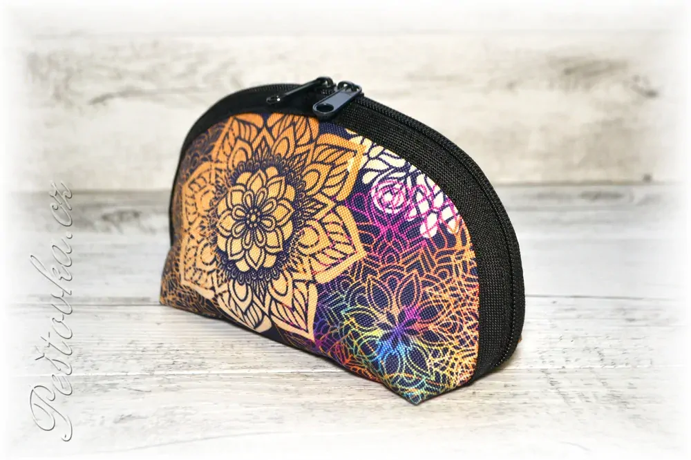 Peštovka kosmetická taštička RONDA *fialové mandaly*