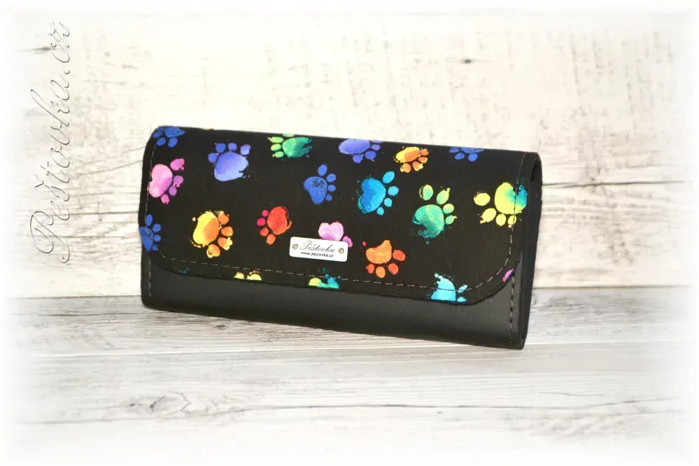 Peštovka Dámská elegantní peněženka *barevné tlapky akvarel*