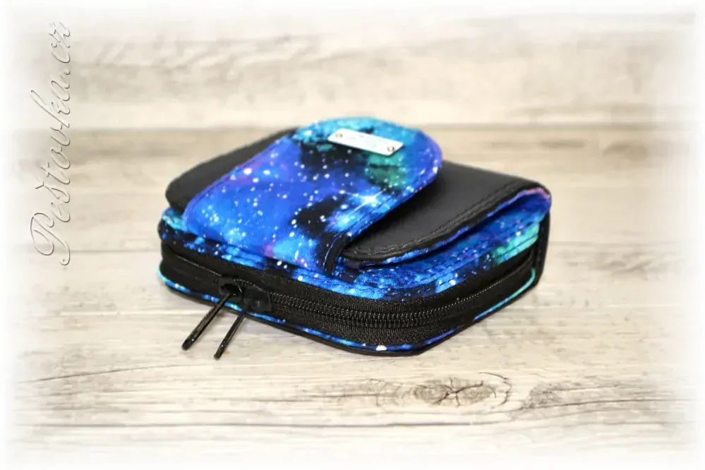 Peštovka Malá praktická peněženka *GALAXY*