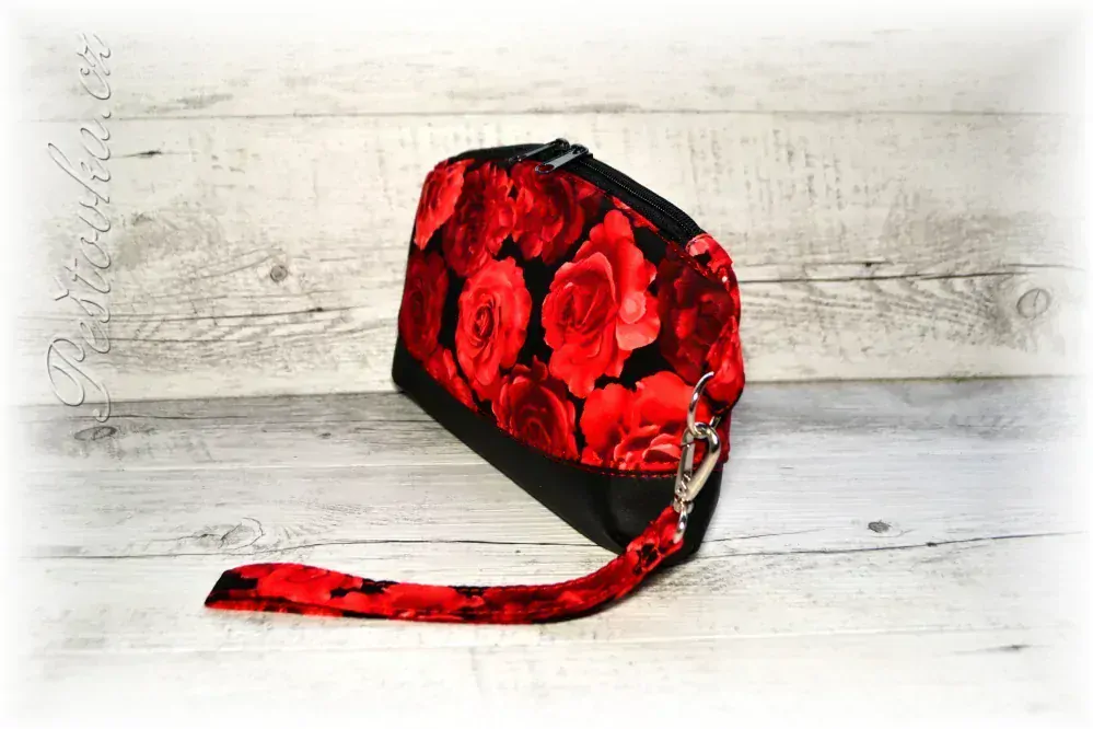 Peštovka kosmetická taštička CLEMATIS *Růže*