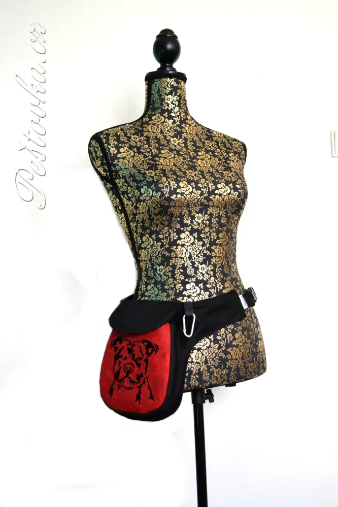 Peštovka ledvinka POSETO *červeno-černá s bullem*