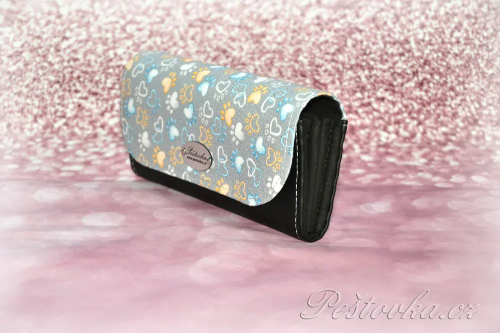 Peštovka Dámská elegantní peněženka *Paws šedočerná*