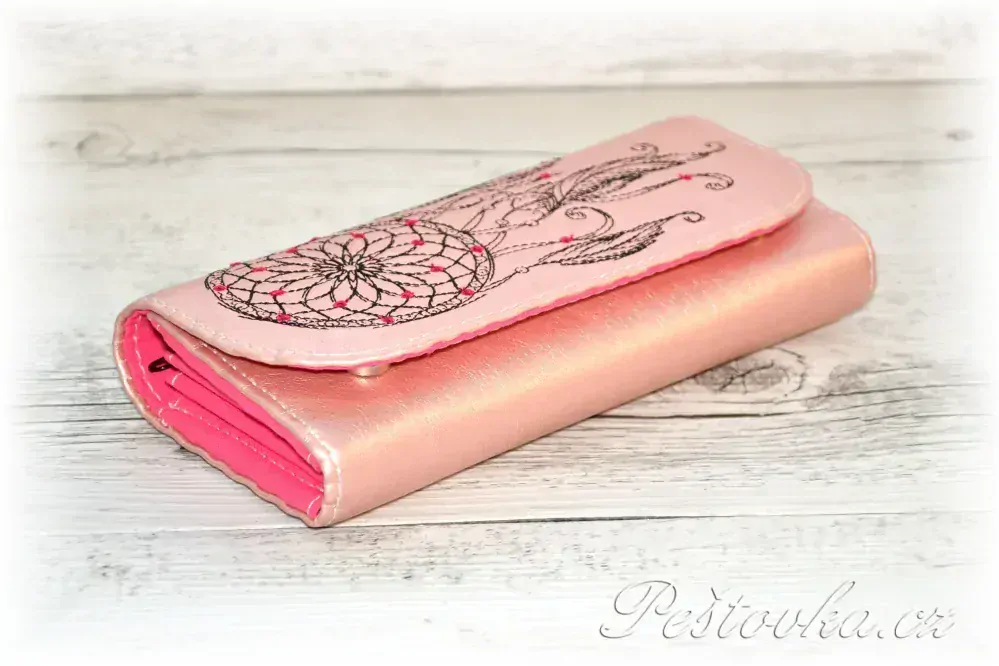 Peštovka Dámská elegantní peněženka *pudrově růžová s lapačem*