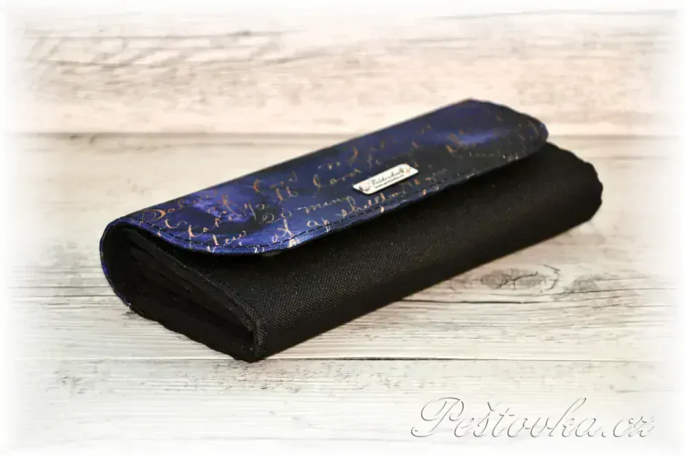Peštovka Dámská elegantní peněženka *zlaté písmo na modré*