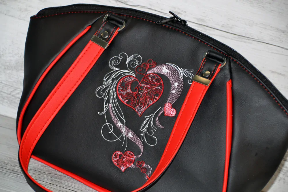 Peštovka - kabelka PANDORA *červeno-černá s výšivkou*