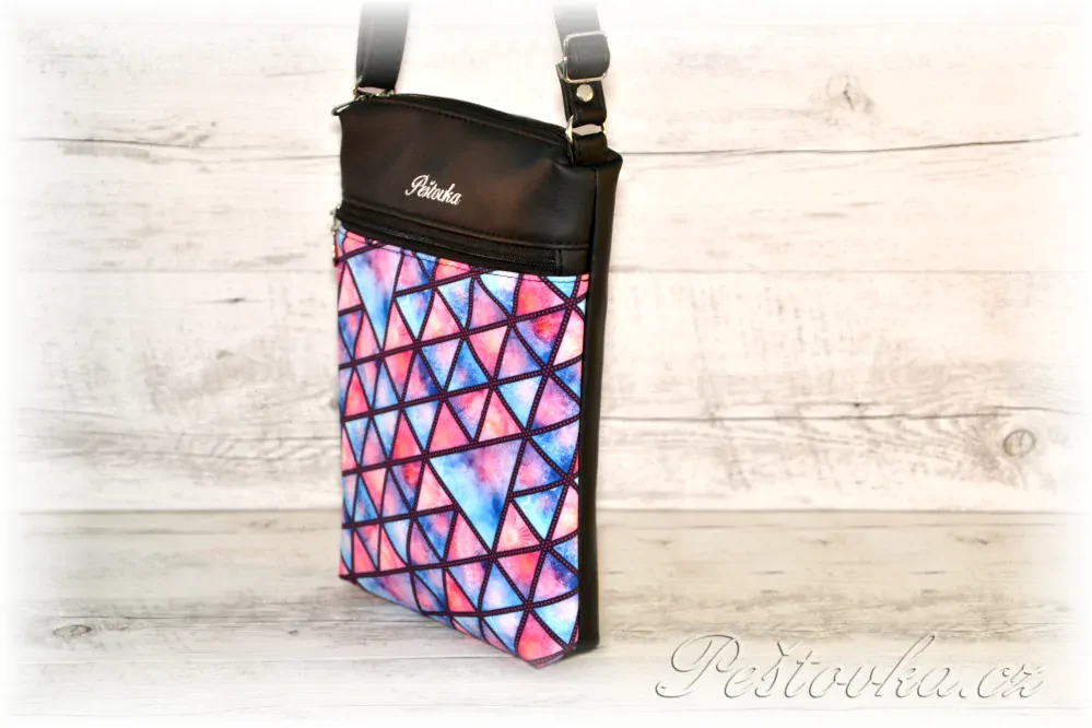 Peštovka - Crossbody KOA *barevné trojúhelníky*