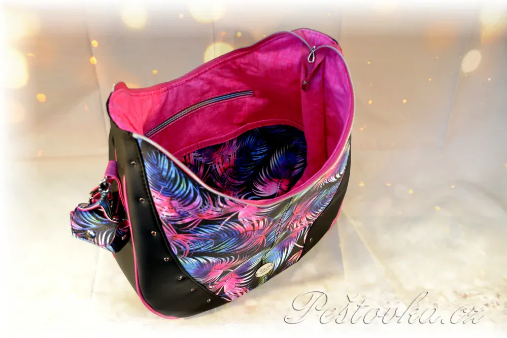 Peštovka - kabelka Karola *černo-růžová s listy*