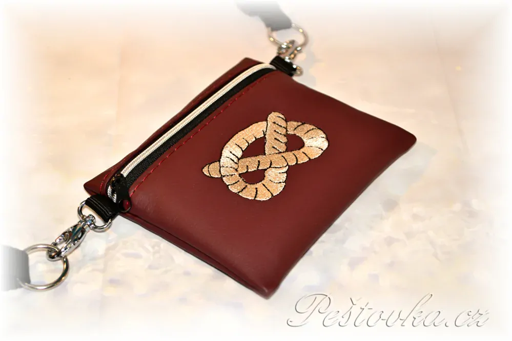 Peštovka Výstavní pamlskovník *uzel stafbull vínový*