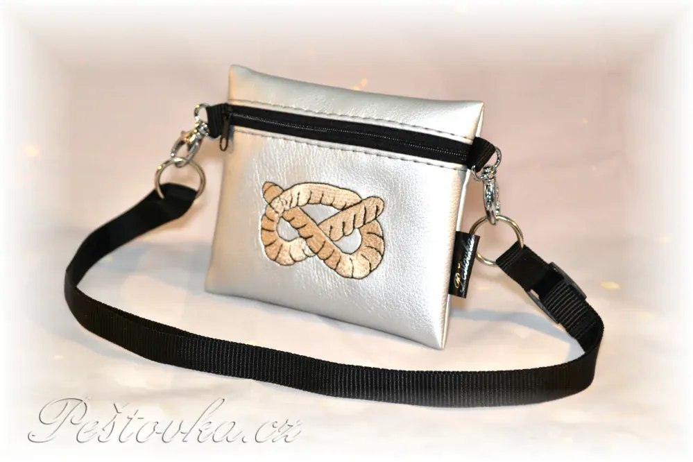 Peštovka Výstavní pamlskovník *uzel staffbull - stříbrný*