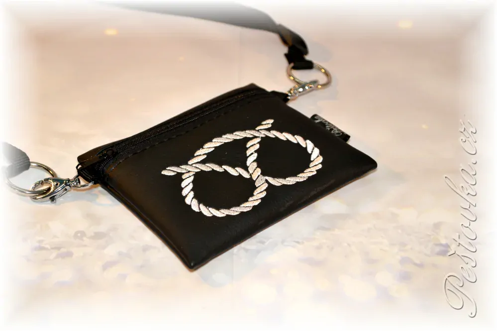 Peštovka Výstavní pamlskovník *staffbull - černý s uzlem*