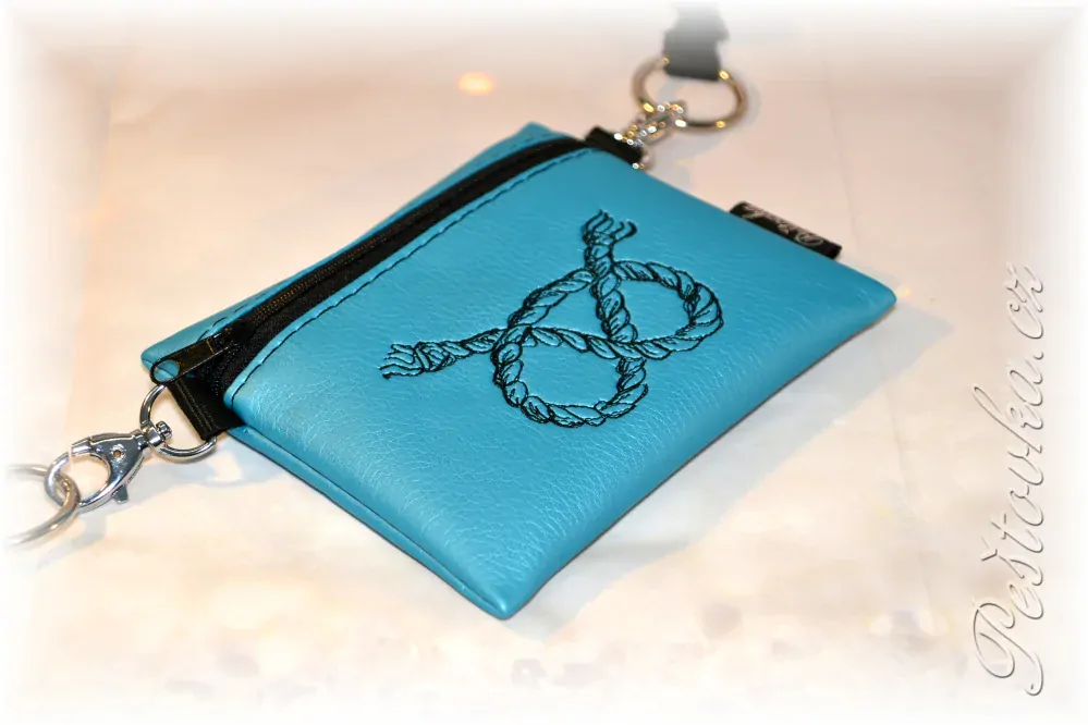 Peštovka Výstavní pamlskovník *UZLÍK staffbull - modrý*