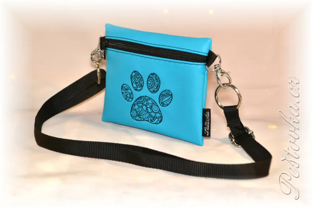 Peštovka Výstavní pamlskovník *tlapka - sv.modrý*