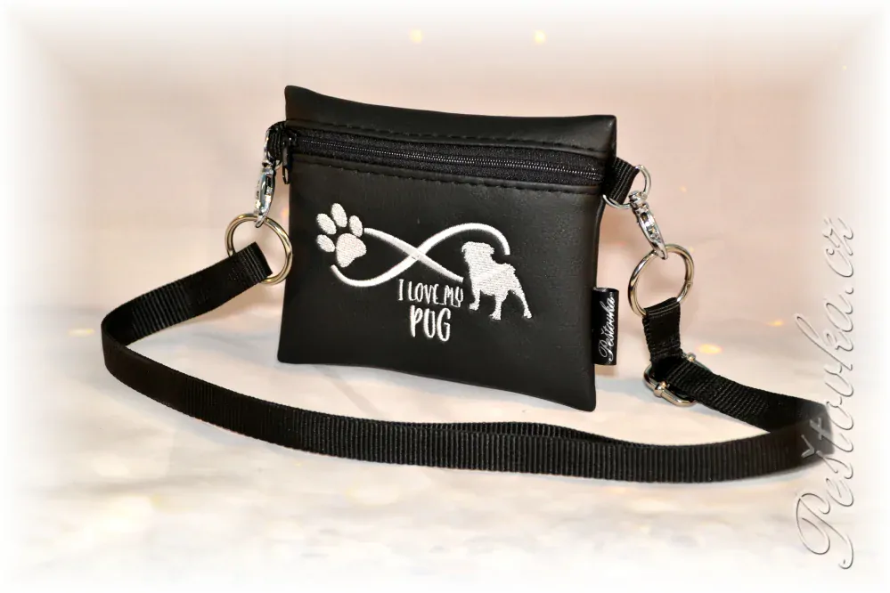 Peštovka Výstavní pamlskovník *MOPS I love - černý*