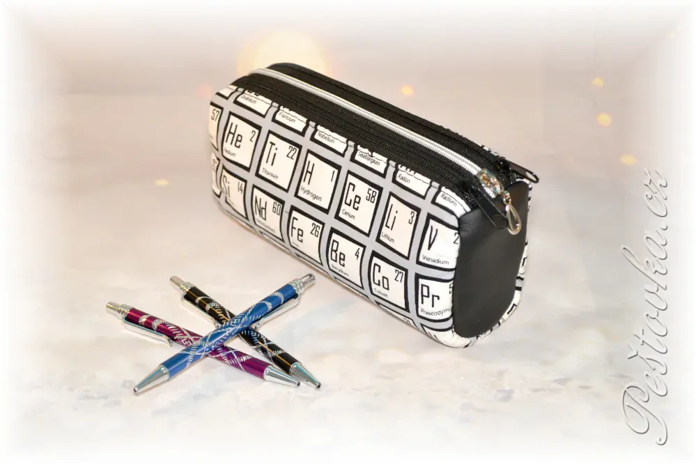 Peštovka - tříkomorový penál *chemická tabulka*