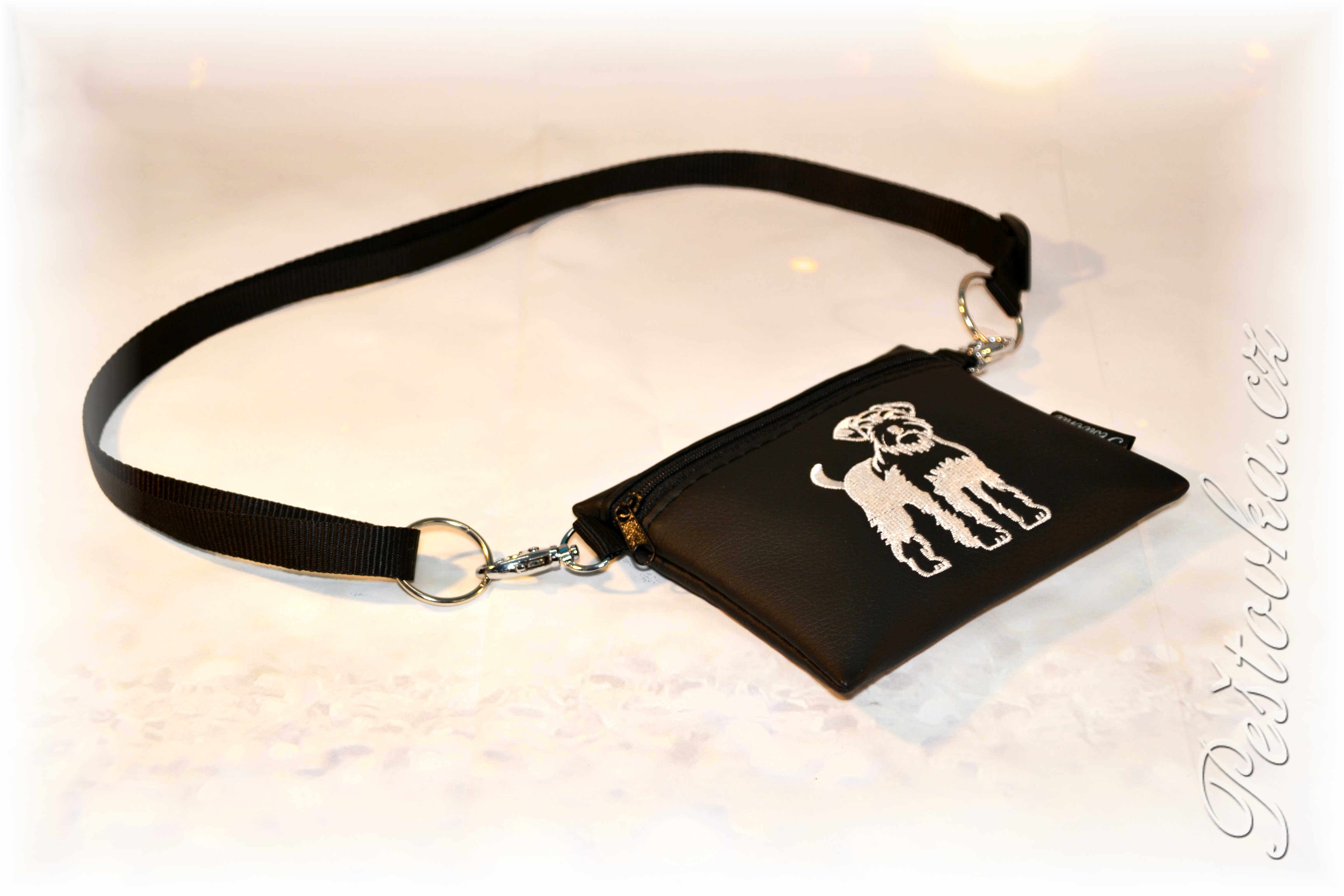 Peštovka Výstavní pamlskovník *knírač černý*