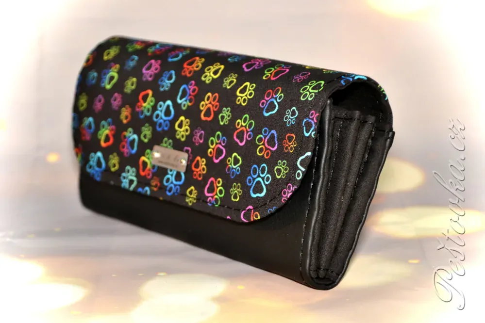 Peštovka Dámská elegantní peněženka *tlapky RAINBOW*