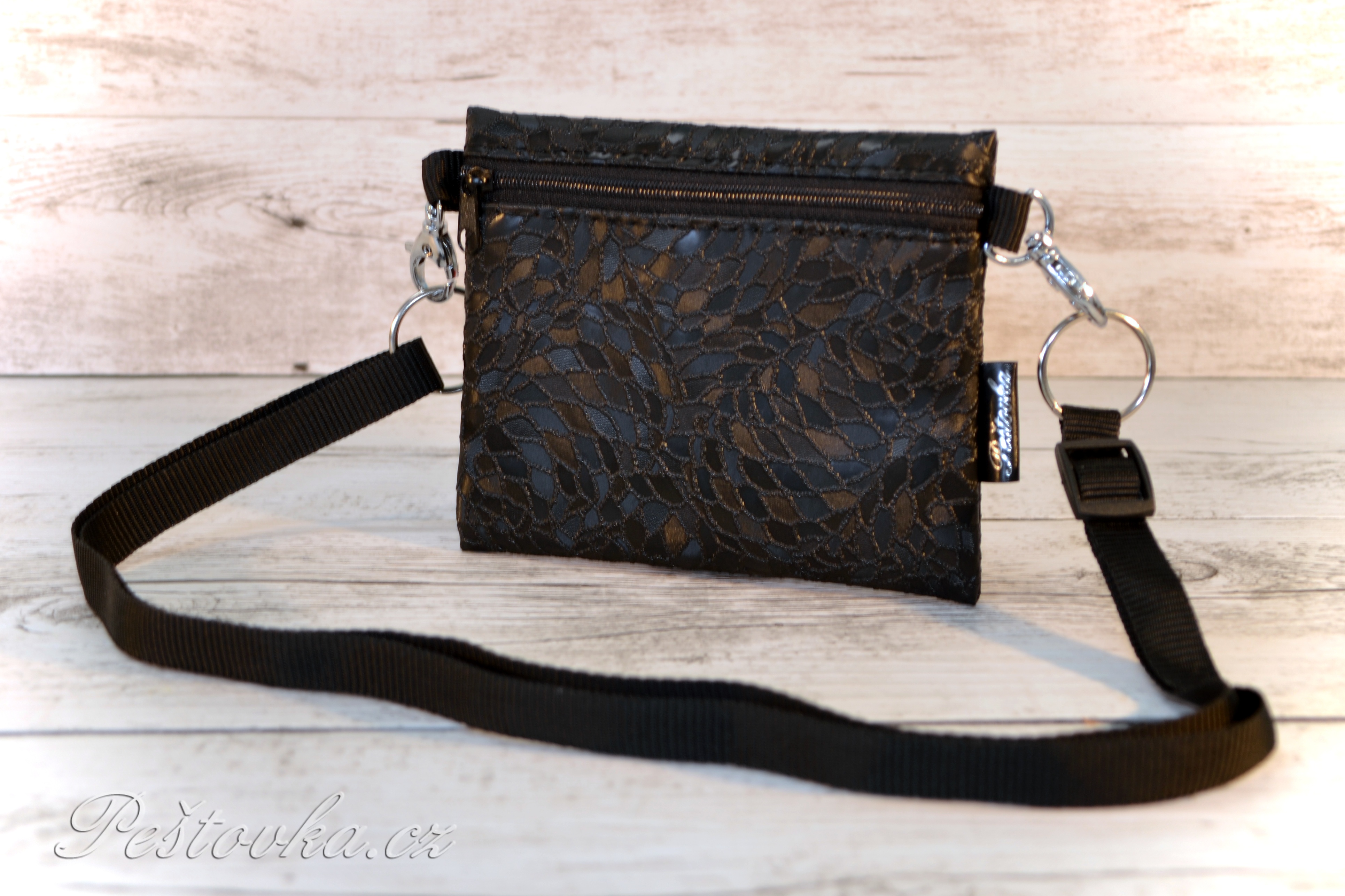 Peštovka Výstavní pamlskovník *černé lístečky*