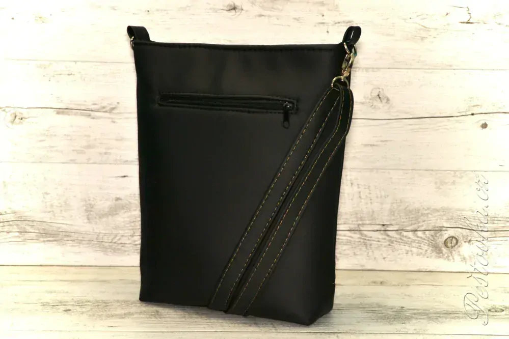 Peštovka - crossbody kabelka s tlapkou *černá se zlatou*