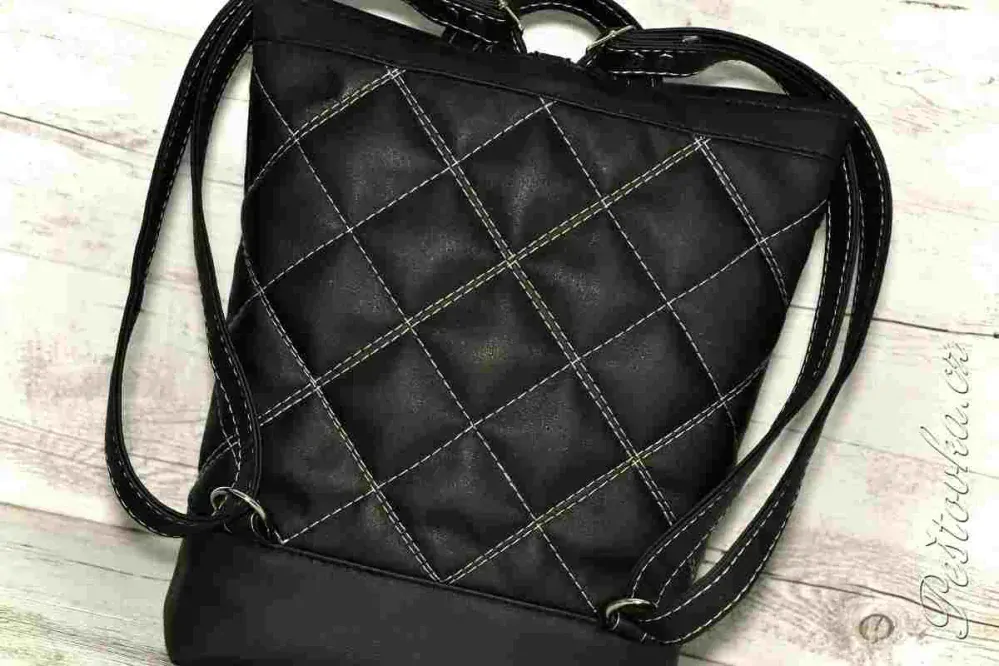 Peštovka Překlápěcí batoh Lucas *černý*