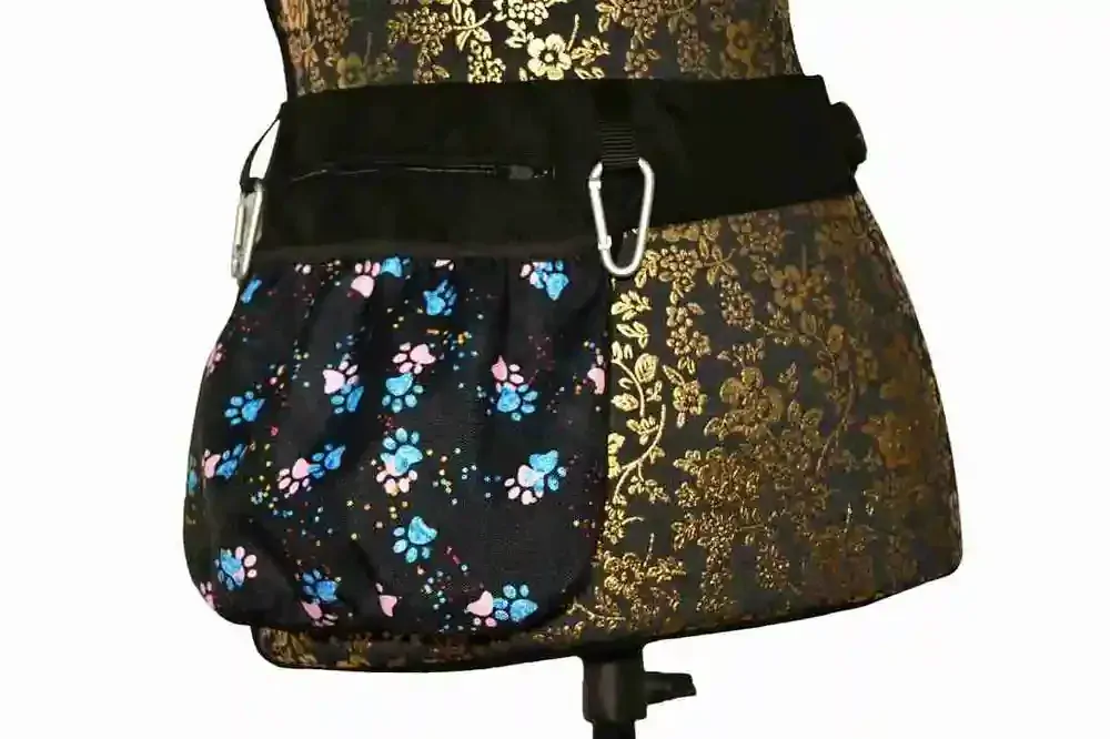 Peštovka ledvinka -  POSETO *modro-růžové tlapky*