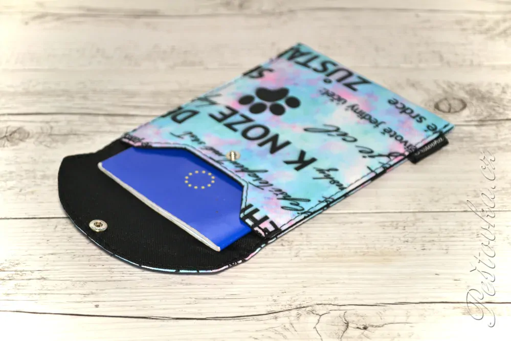 Peštovka - obal na očkovák - kapsička *duhové nápisy*